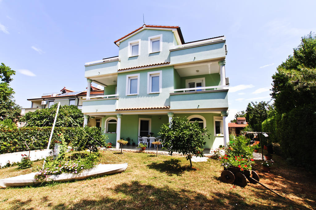 Studios Simona Medulin Exterior foto