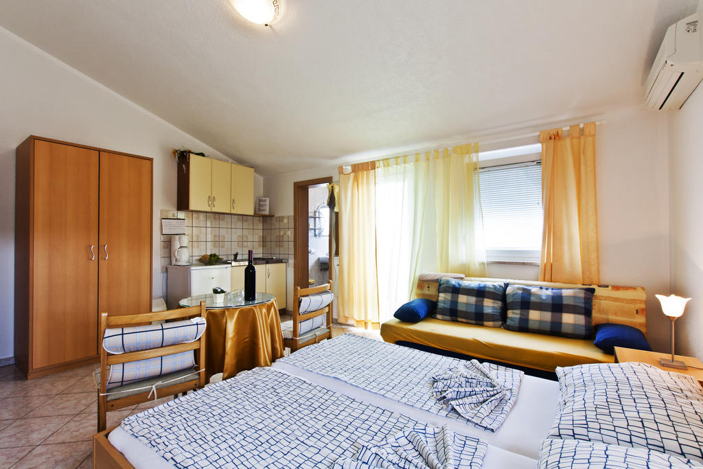 Studios Simona Medulin Habitación foto